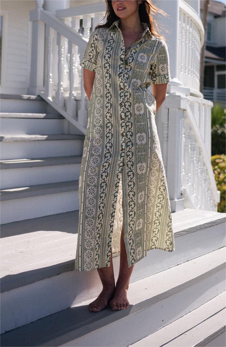 Sophisticated Dress with a Clean Classic Look