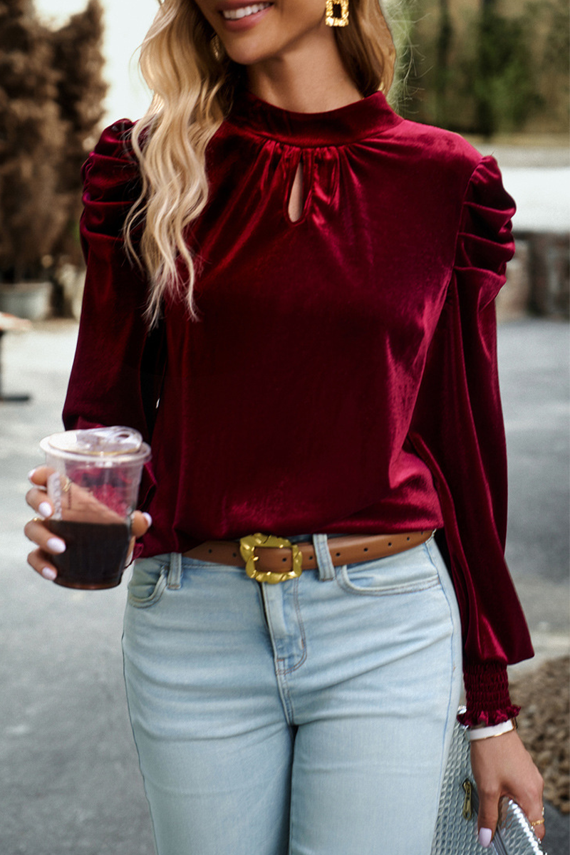 Effortlessly Elegant Top with a Timeless Design