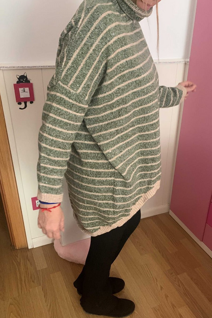 Effortlessly Elegant Sweater with a Timeless Design