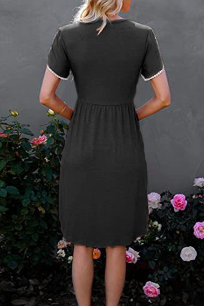 Classic Vintage Dress with a Flattering Fit
