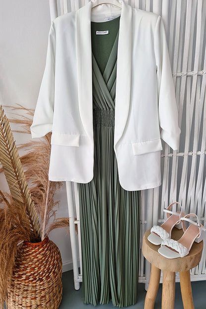 Sophisticated Garment with a Clean Classic Look