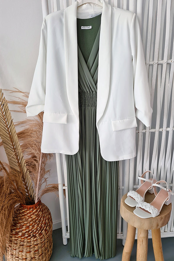 Sophisticated Garment with a Clean Classic Look