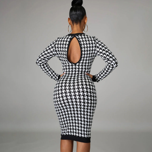Beautifully Finished Dress in a Timeless Design
