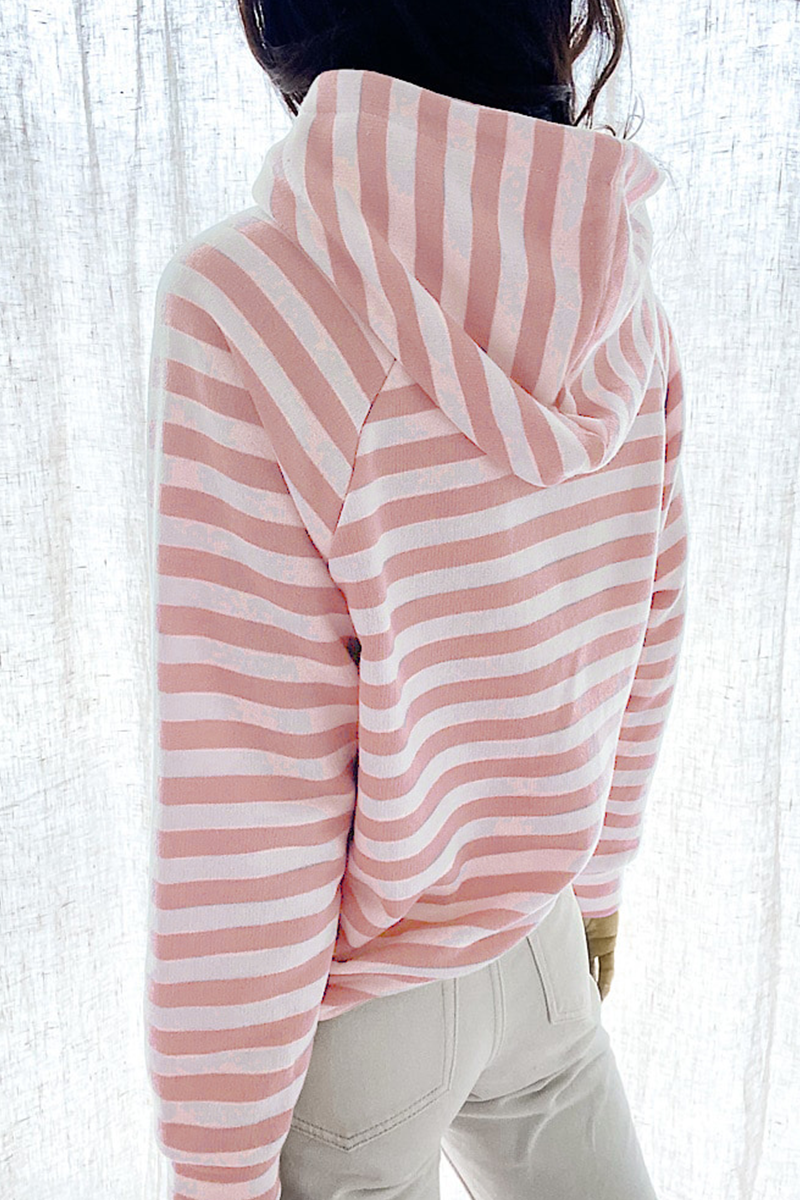 Well Tailored Top with a Graceful Silhouette