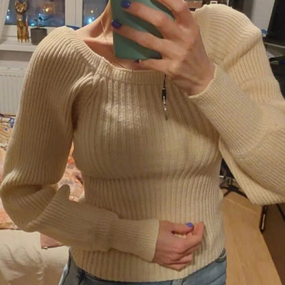 Well Tailored Sweater with a Graceful Silhouette