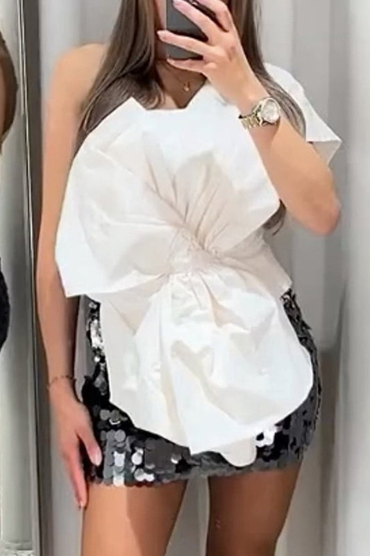 Beautifully Finished Top in a Timeless Design