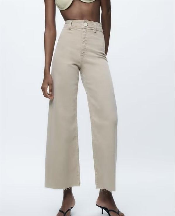 Beautifully Finished Trousers in a Timeless Design