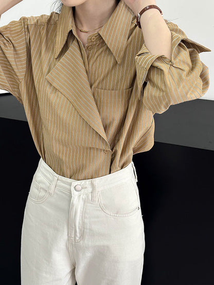 Sophisticated Blouse with a Clean Classic Look