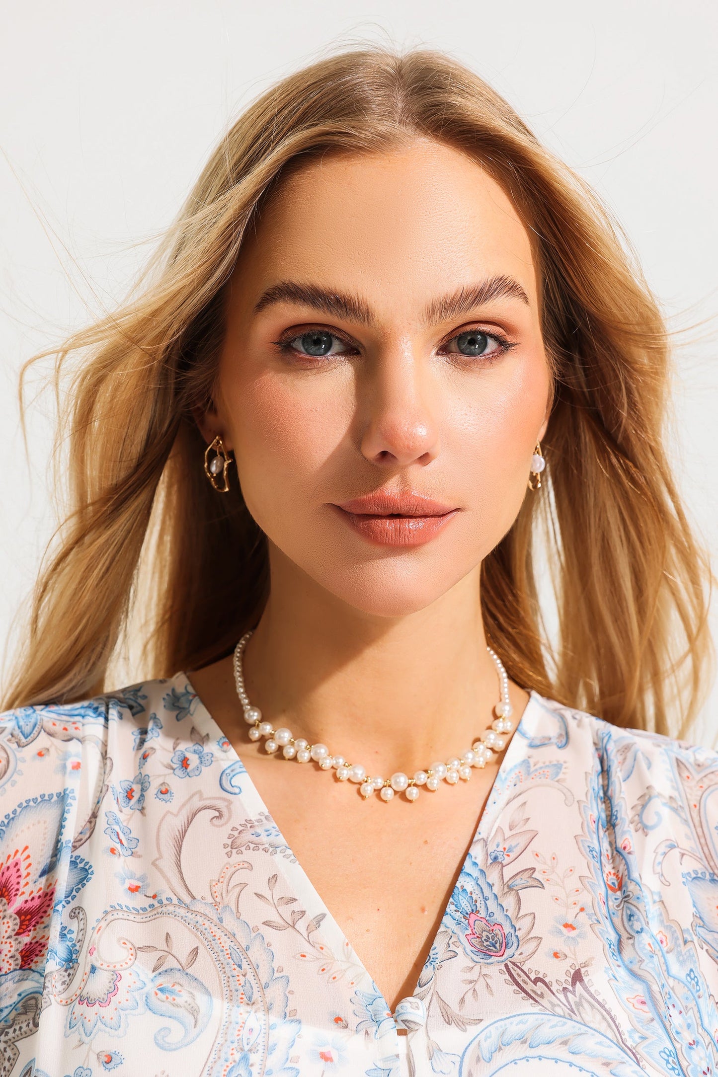 Effortlessly Elegant Garment with a Timeless Design