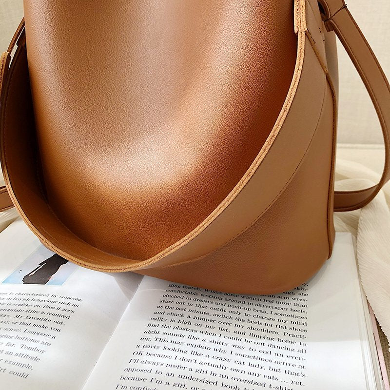 Polished Bag with an Effortless Classic Look