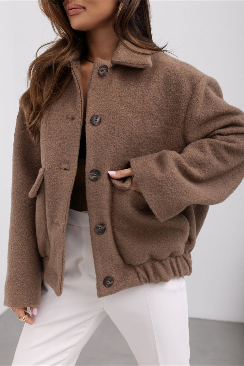 Effortlessly Elegant Coat with a Timeless Design