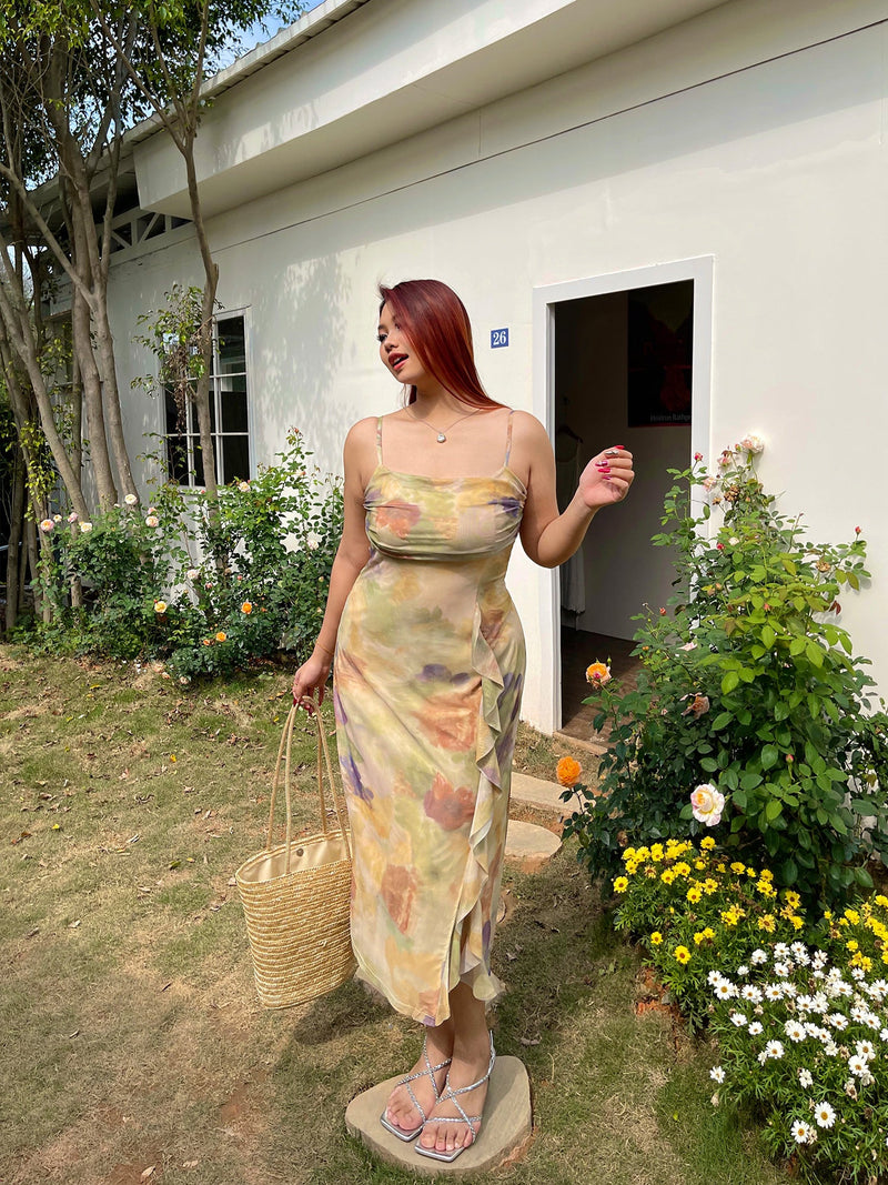 Classic Vintage Dress with a Flattering Fit