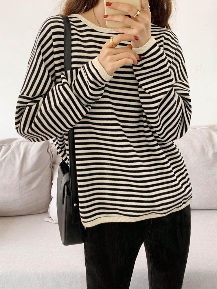 Gracefully Styled Pullover for Any Occasion