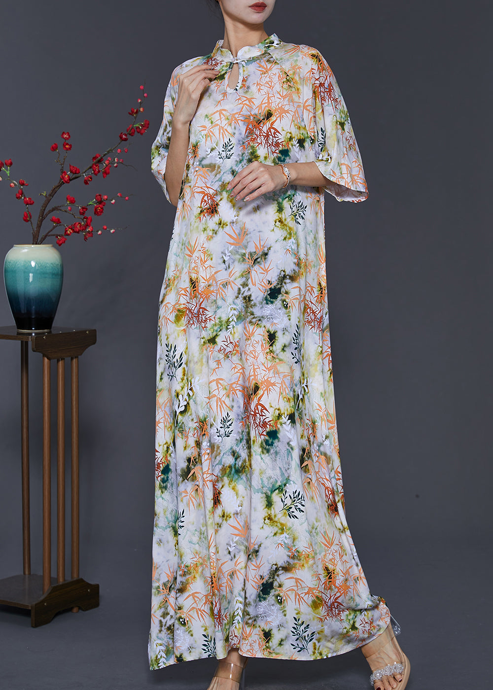 Well Tailored Dress with a Graceful Silhouette
