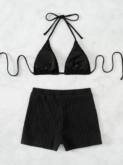 Effortlessly Elegant Bikini with a Timeless Design