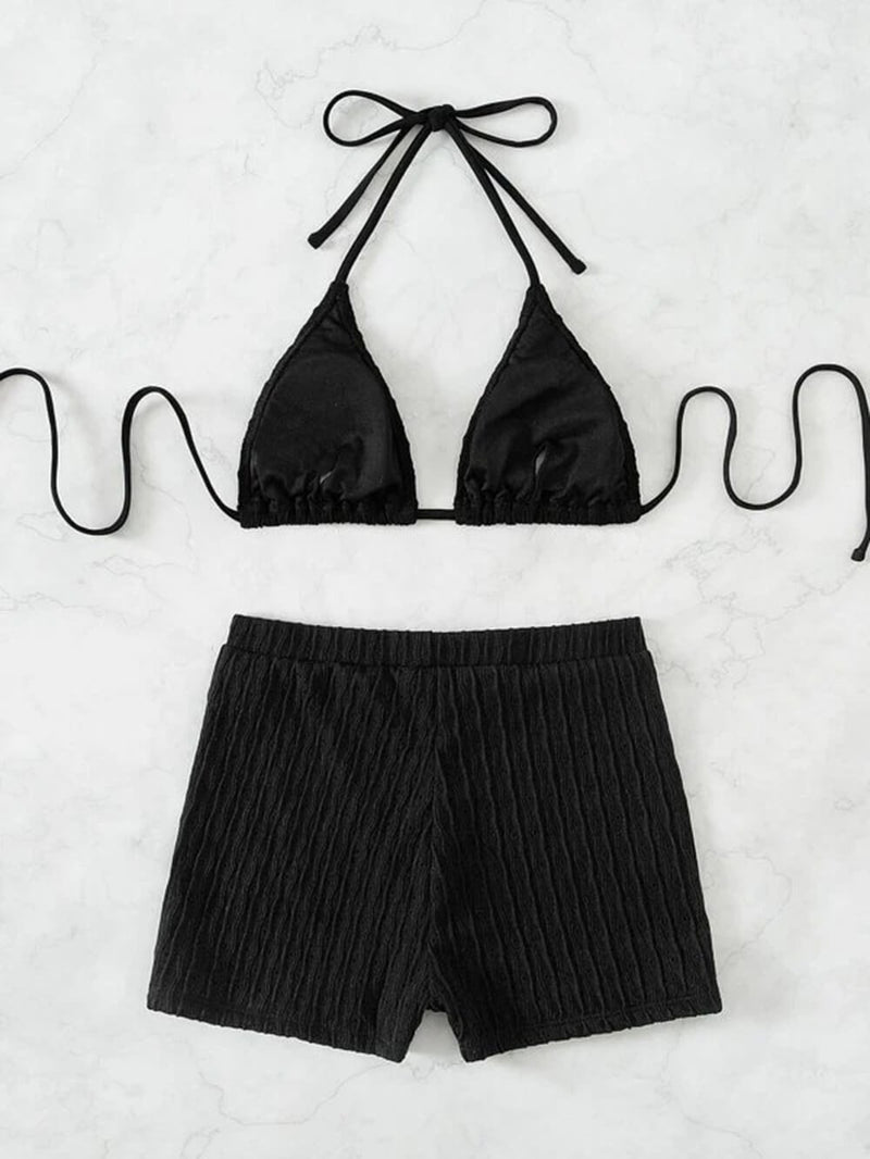 Effortlessly Elegant Bikini with a Timeless Design