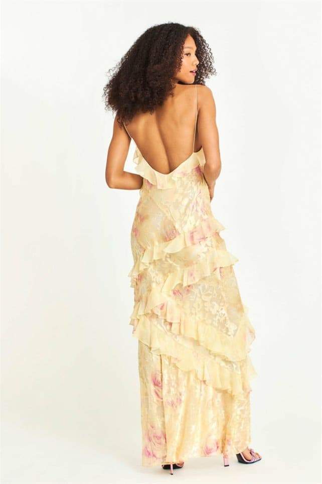 Gracefully Styled Dress for Any Occasion