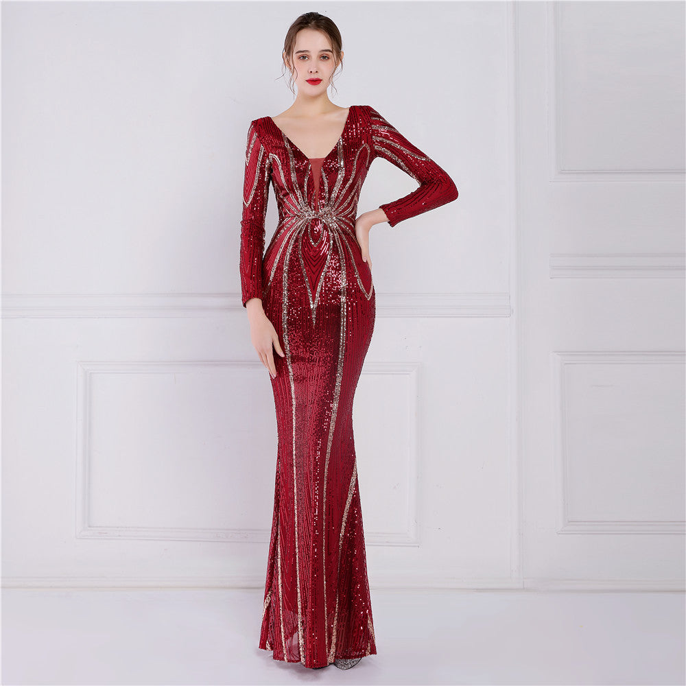 Beautifully Finished Dress in a Timeless Design