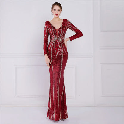 Beautifully Finished Dress in a Timeless Design