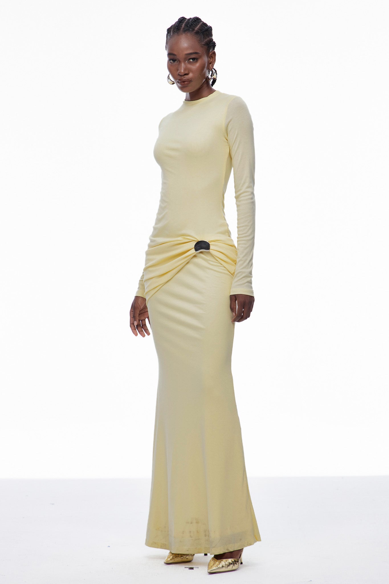 Well Tailored Dress with a Graceful Silhouette
