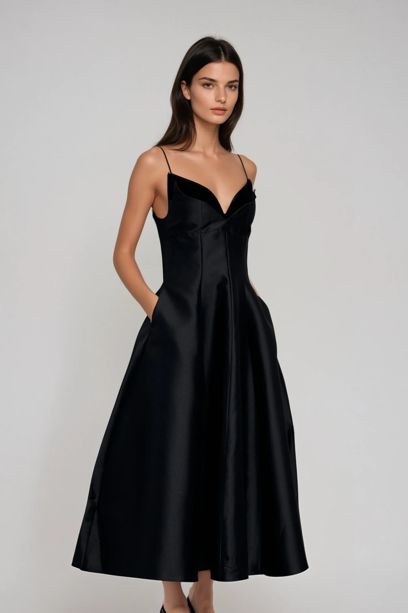Well Tailored Dress with a Graceful Silhouette
