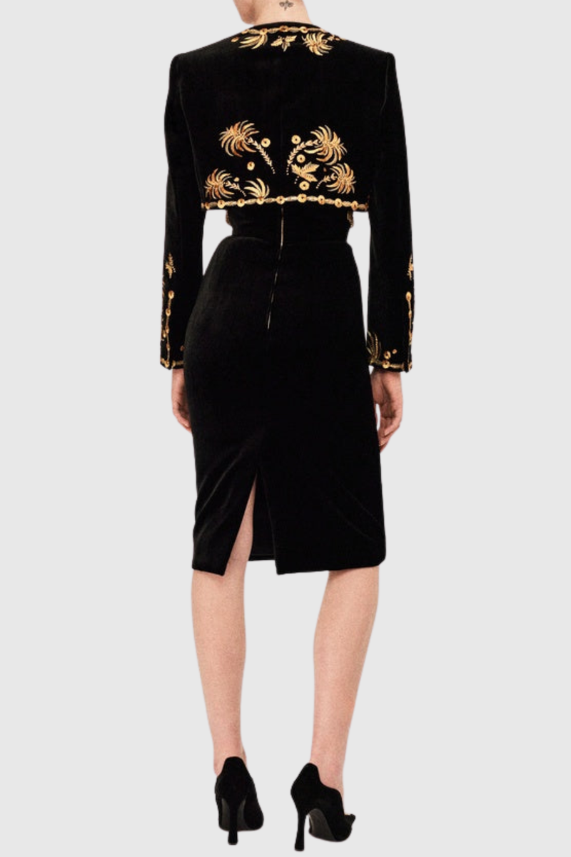 Beautifully Crafted Dress in a Classic Style