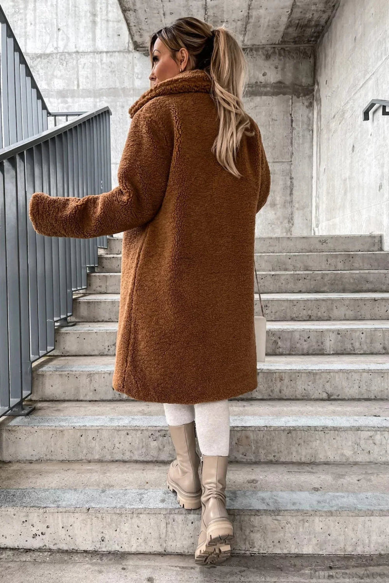 Beautifully Finished Coat in a Timeless Design