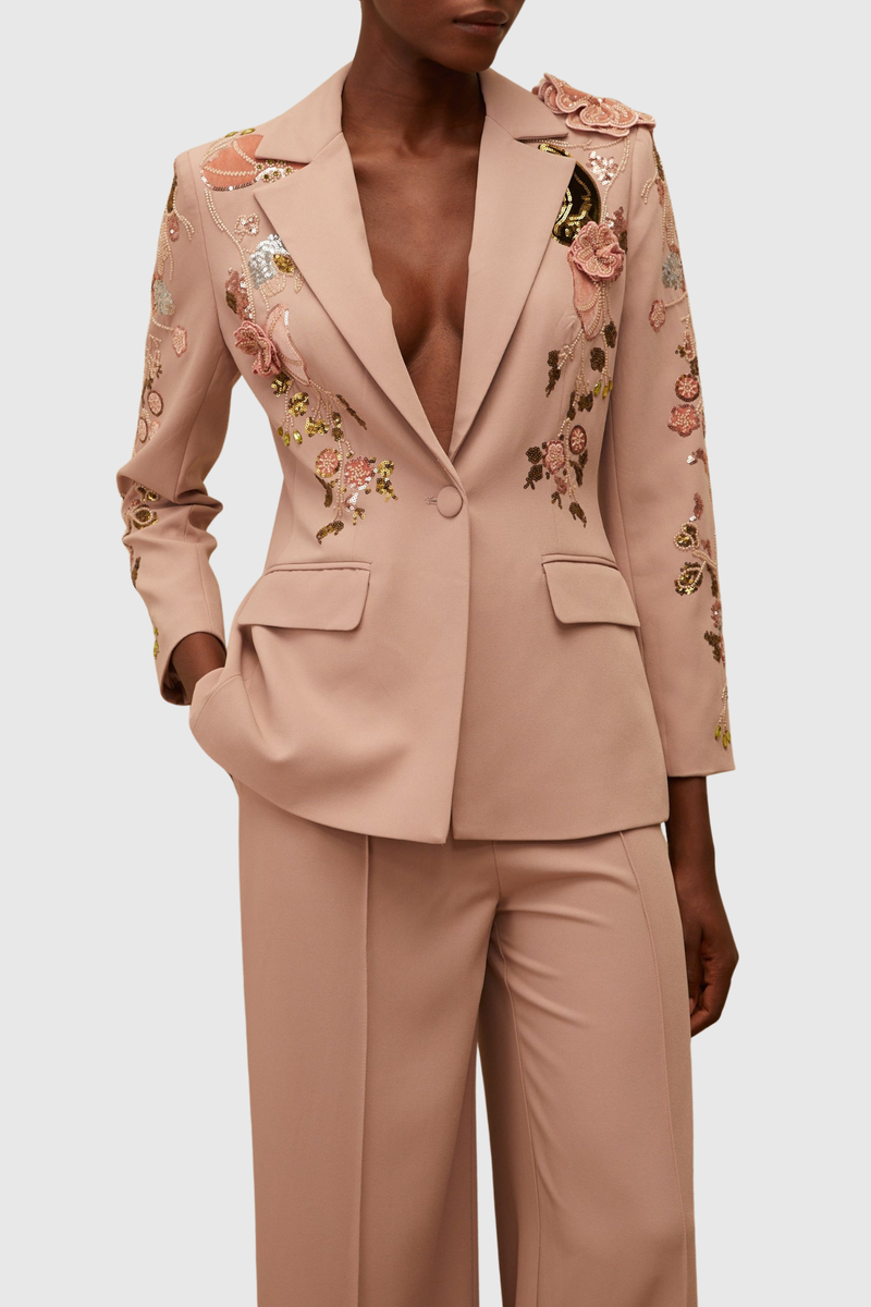 Well Tailored Trousers with a Graceful Silhouette