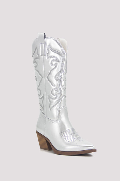 Elegantly Styled Boots for Everyday Wear