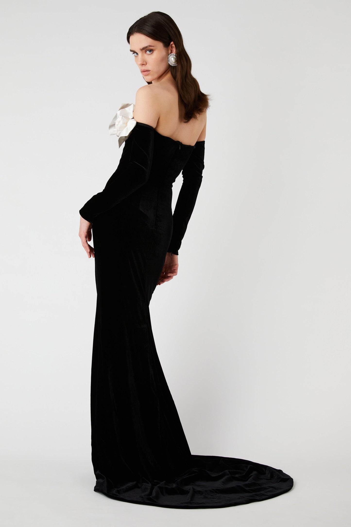 Gracefully Styled Dress for Any Occasion