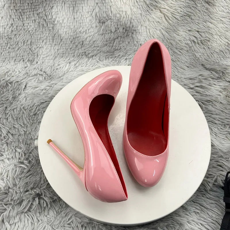 Effortlessly Elegant Shoes with a Timeless Design