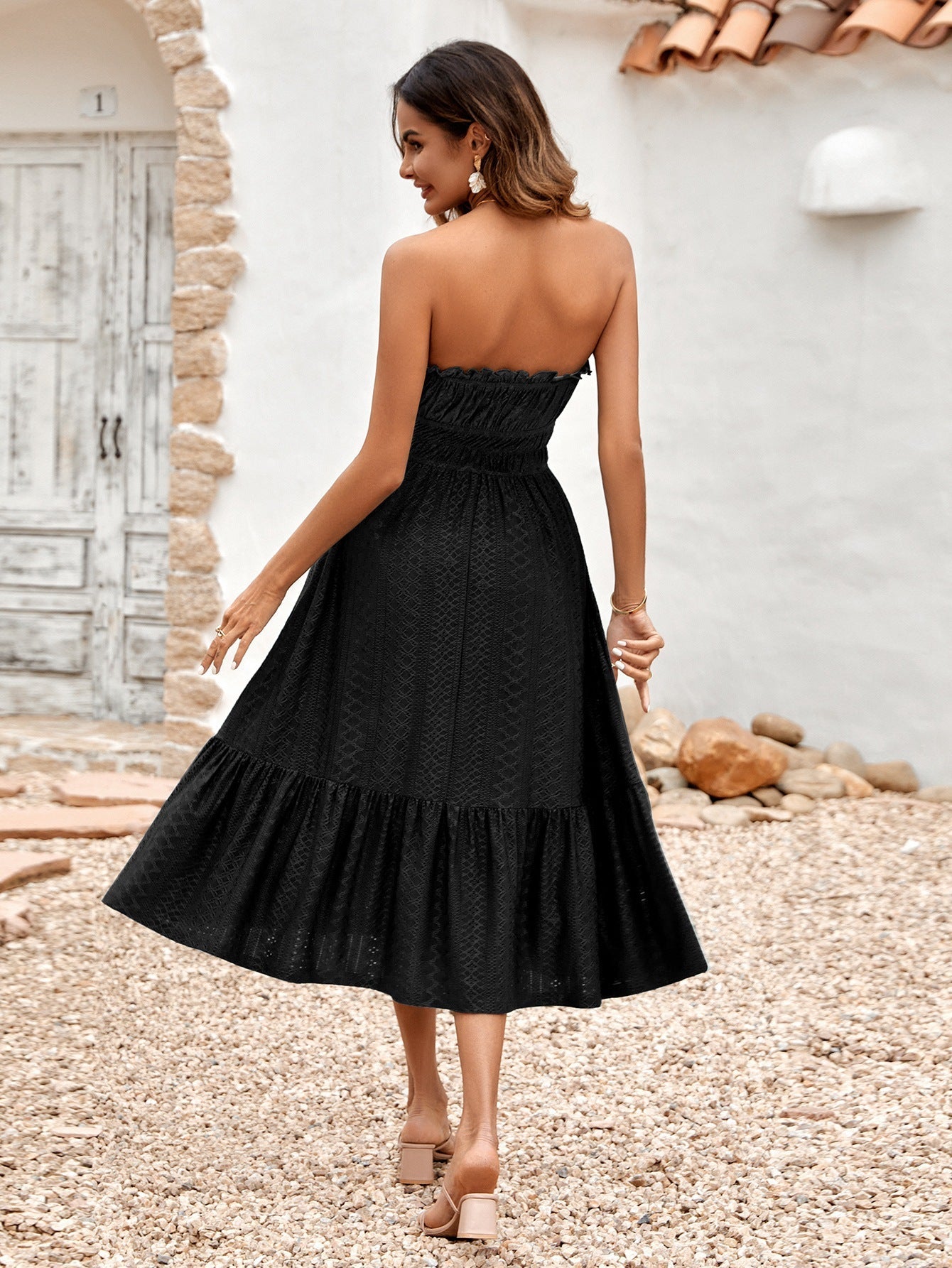 Sophisticated Garment with a Clean Classic Look