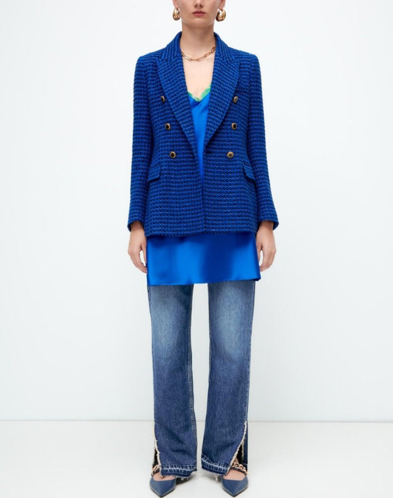 Gracefully Styled Garment for Any Occasion
