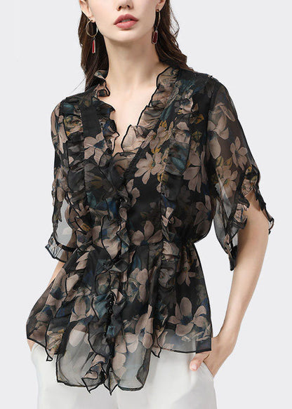 Sophisticated Blouse with a Clean Classic Look