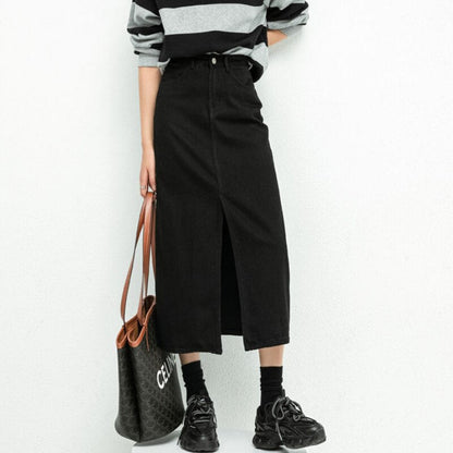 Effortlessly Elegant Garment with a Timeless Design