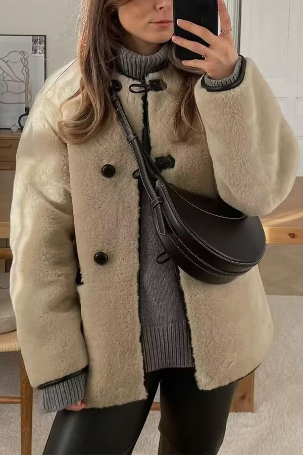 Beautifully Finished Coat in a Timeless Design
