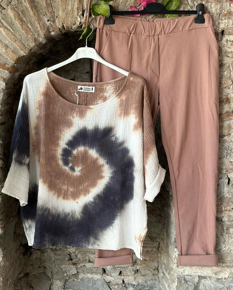 Beautifully Finished Trousers in a Timeless Design