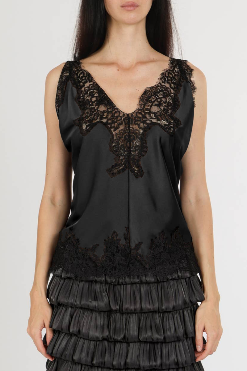 Beautifully Finished Top in a Timeless Design