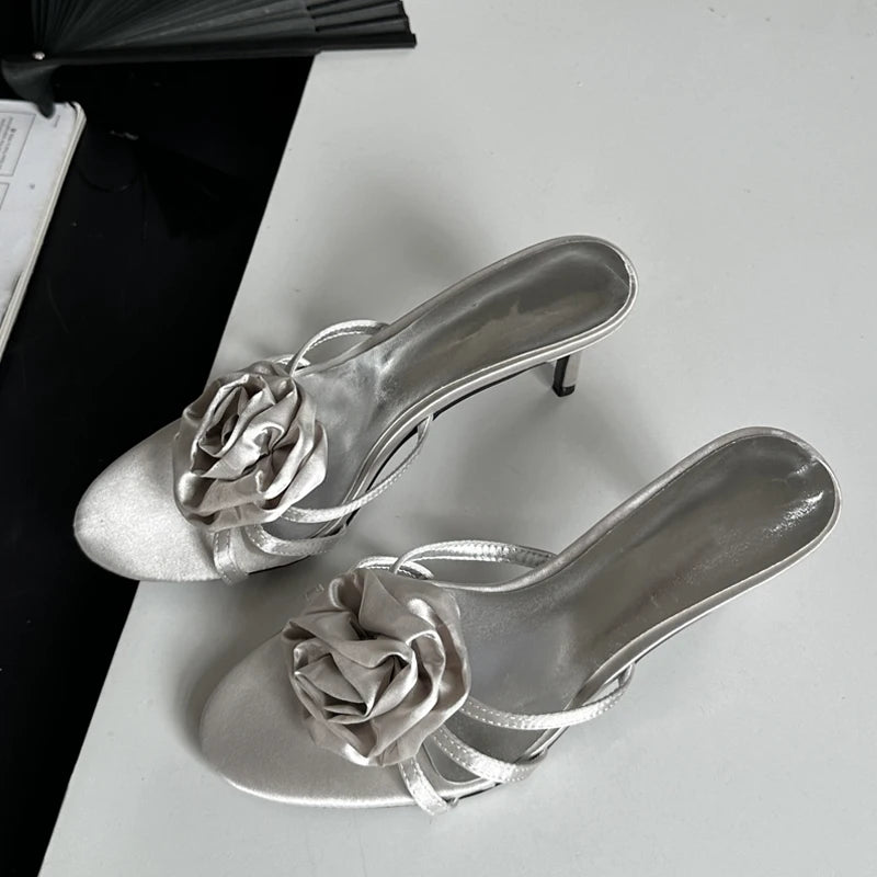 Effortlessly Elegant Heels with a Timeless Design