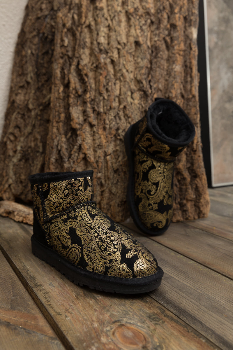 Elegantly Styled Garment for Everyday Wear
