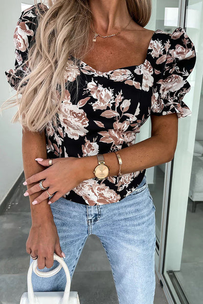 Well Tailored Top with a Graceful Silhouette