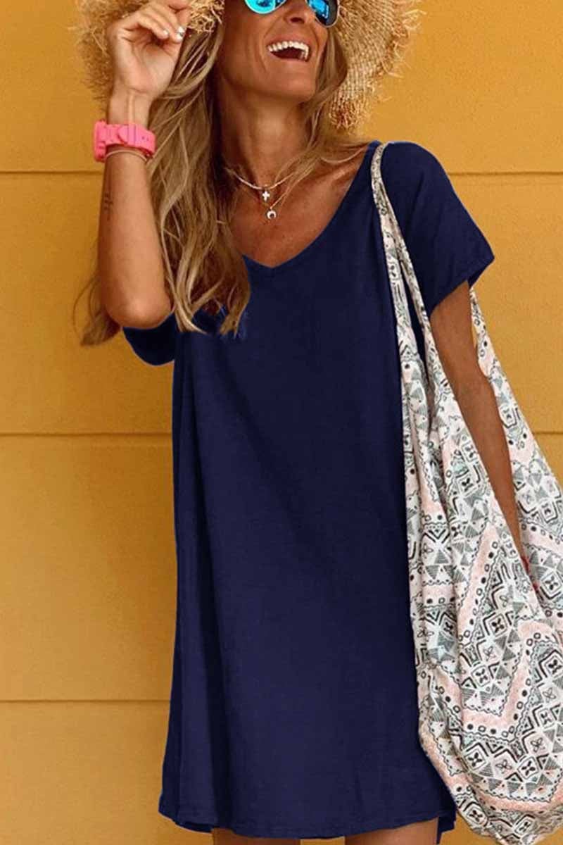 Effortlessly Elegant Dress with a Timeless Design