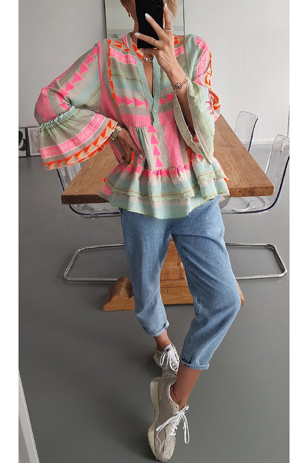 Beautifully Crafted Blouse in a Classic Style