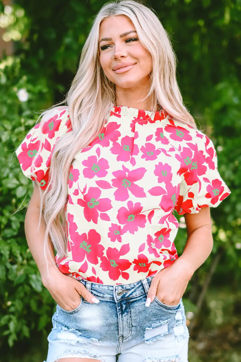 Beautifully Crafted Blouse in a Classic Style