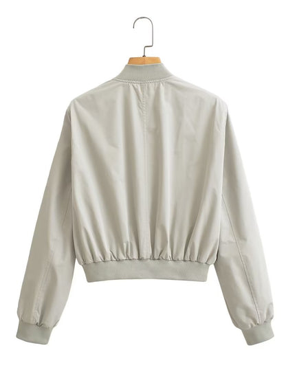 Effortlessly Elegant Jacket with a Timeless Design