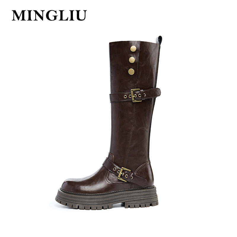 Beautifully Finished Boots in a Timeless Design