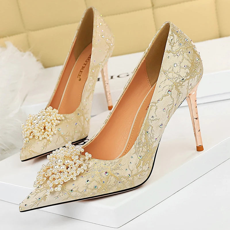 A Vintage Style Heels with Delicate Timeless Details