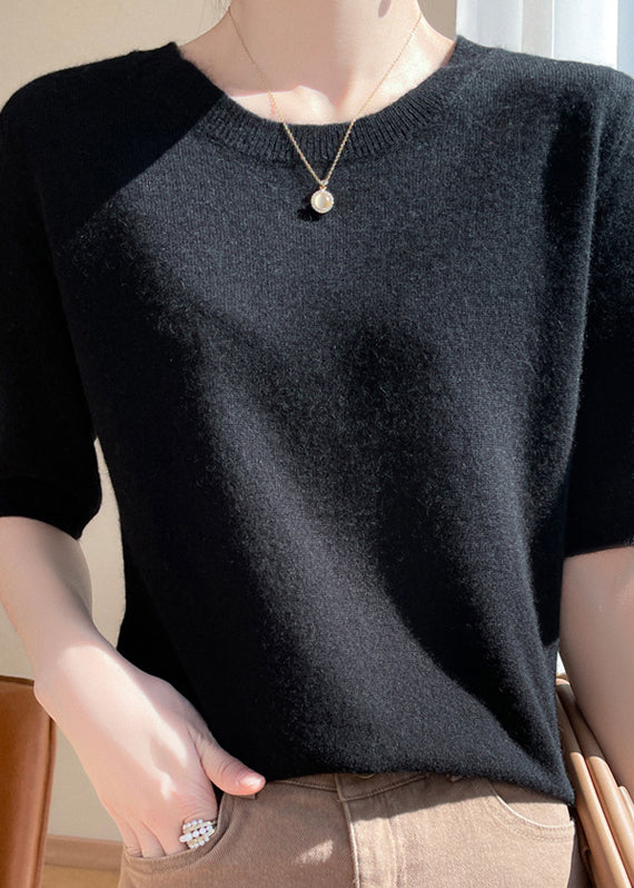 Effortlessly Elegant Sweater with a Timeless Design