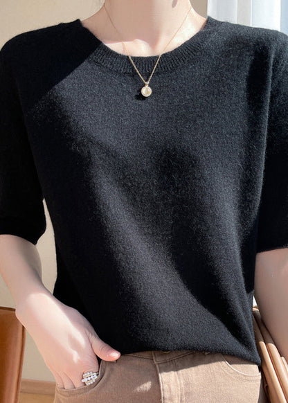 Effortlessly Elegant Sweater with a Timeless Design