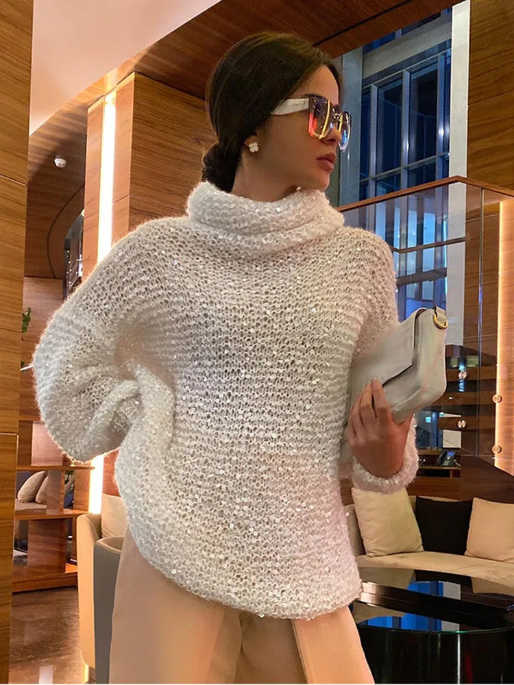 Well Tailored Sweater with a Graceful Silhouette